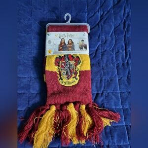 Warner Bros. Gryffindor Deluxe Scarf in Red and Yellow